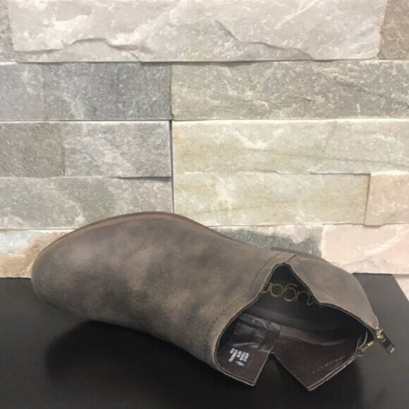 Sugar Tessa Ankle Bootie - Picture 2 of 6